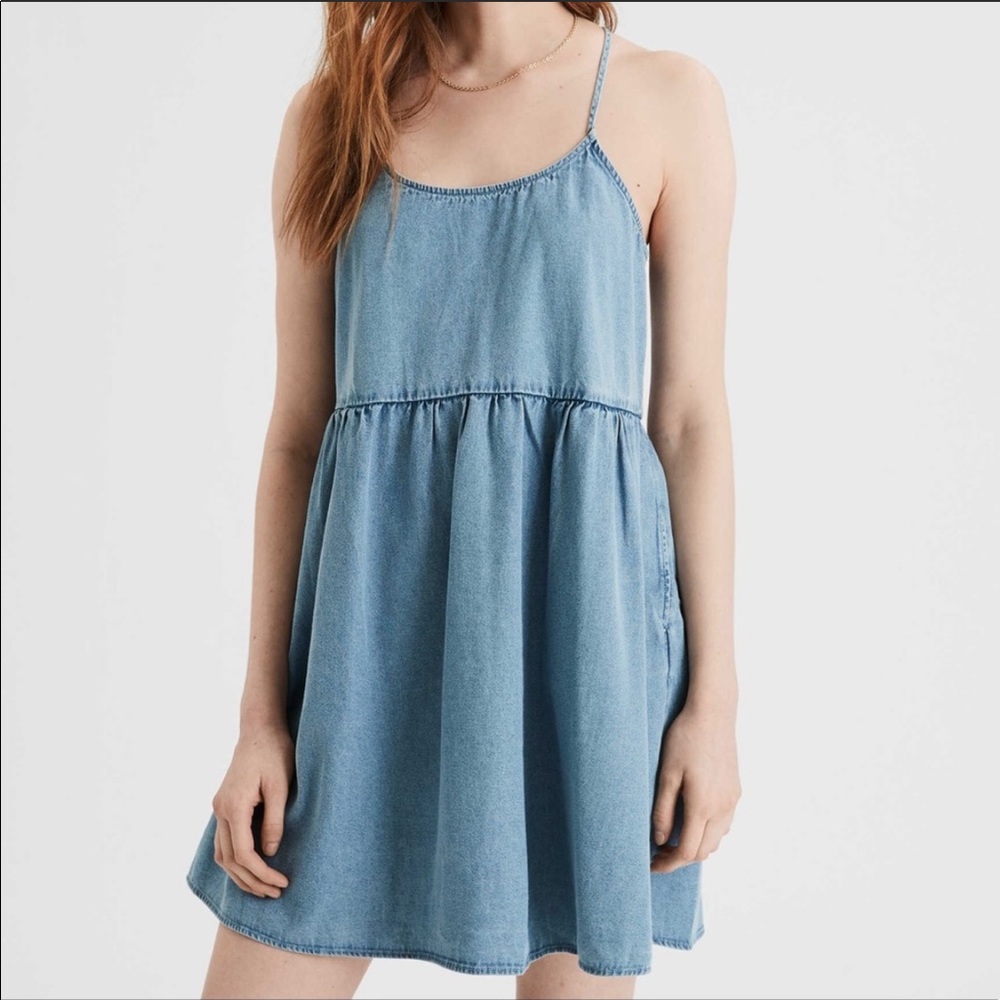 American Eagle BRAND NEW! Size M tags still on it!